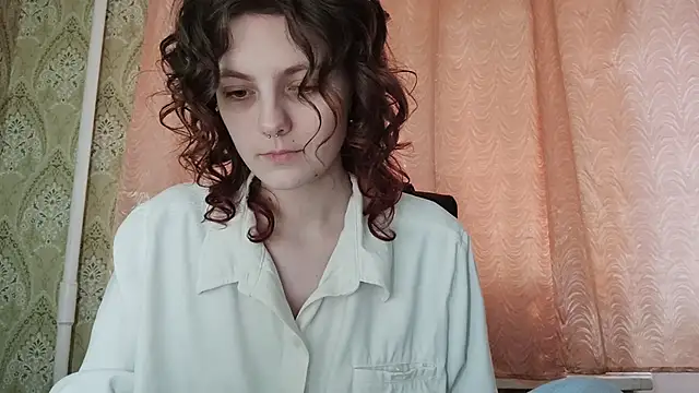 Snapshot of ShirleyNibbs chatting on 04.12.26 ShirleyNibbs online show from 04.12.26