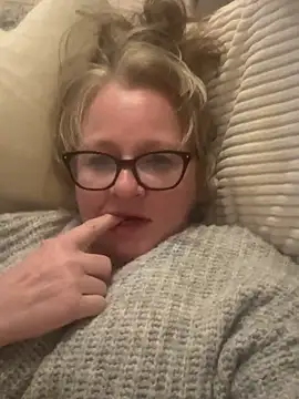 Tinchen Milf online show from 04.08.26