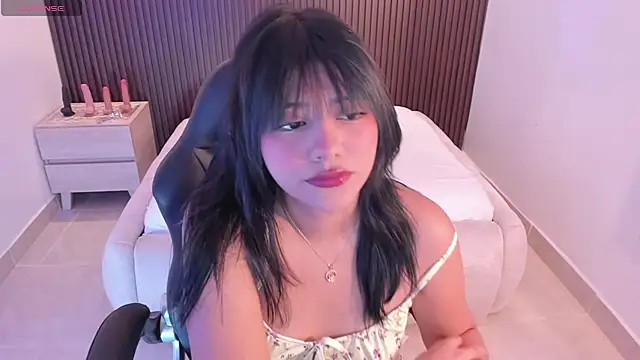 MILLYEVANS1 online show from 05.01.26