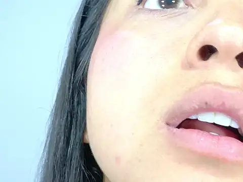 Snapshot of LeticiaVisconti chatting on 03.31.26 LeticiaVisconti online show from 03.31.26