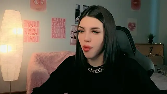 Snapshot of molly_rettyy chatting on 05.02.26 molly rettyy online show from 05.02.26