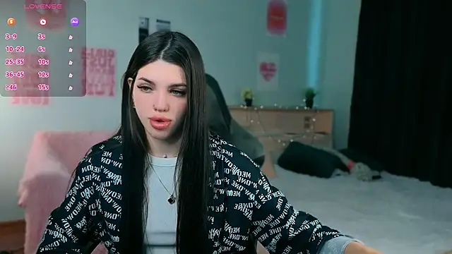 Snapshot of molly_rettyy chatting on 06.30.26 molly rettyy online show from 06.30.26