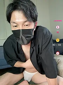 Snapshot of -YumaUemura- chatting on 05.09.26 -YumaUemura- online show from 05.09.26