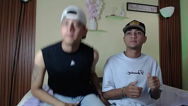 Snapshot of TwoHotTrouble_ chatting on 03.30.26 TwoHotTrouble online show from 03.30.26