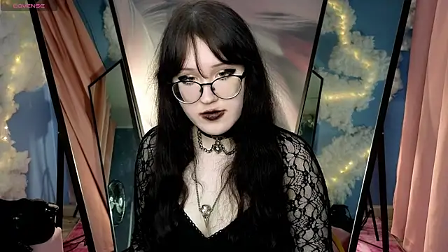 Laura  Wilson online show from 04.03.26