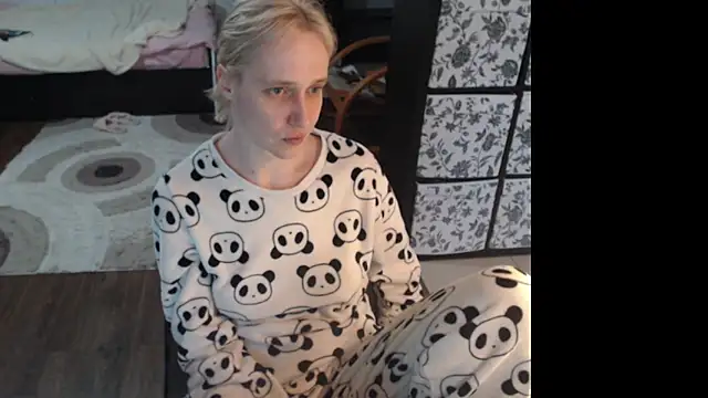 Snapshot of Sweet_hot_shrmp chatting on 04.14.26 Sweet hot shrmp online show from 04.14.26