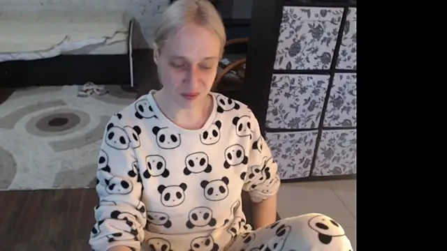 Snapshot of Sweet_hot_shrmp chatting on 04.16.26 Sweet hot shrmp online show from 04.16.26