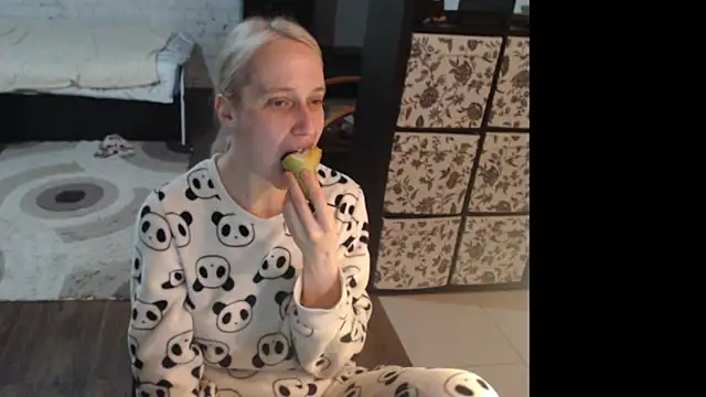 Snapshot of Sweet_hot_shrmp chatting on 04.19.26 Sweet hot shrmp online show from 04.19.26