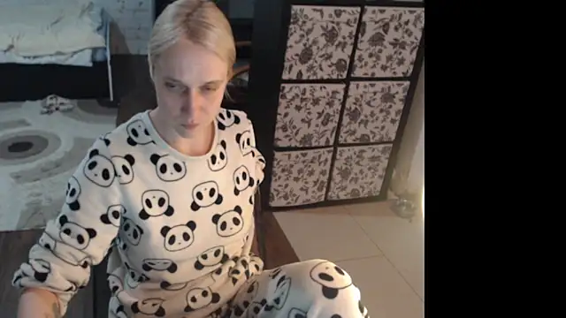 Snapshot of Sweet_hot_shrmp chatting on 04.20.26 Sweet hot shrmp online show from 04.20.26