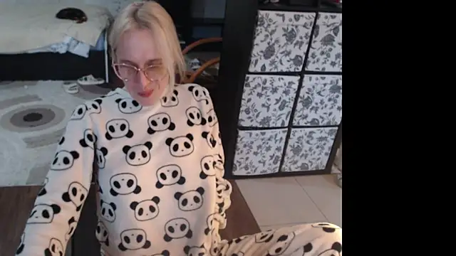 Snapshot of Sweet_hot_shrmp chatting on 04.24.26 Sweet hot shrmp online show from 04.24.26
