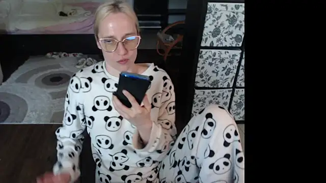 Snapshot of Sweet_hot_shrmp chatting on 05.10.26 Sweet hot shrmp online show from 05.10.26