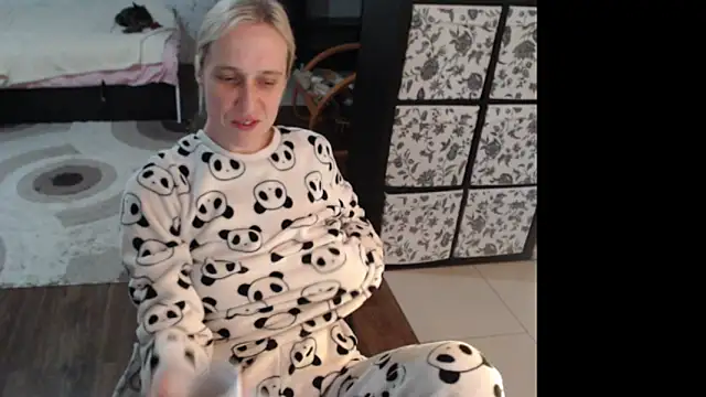 Snapshot of Sweet_hot_shrmp chatting on 05.24.26 Sweet hot shrmp online show from 05.24.26