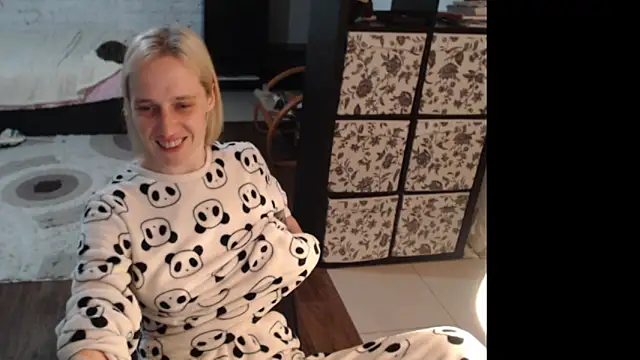 Snapshot of Sweet_hot_shrmp chatting on 05.27.26 Sweet hot shrmp online show from 05.27.26