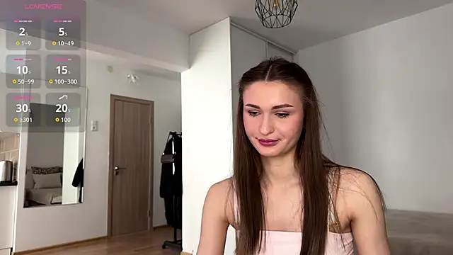 Snapshot of HallieHollo chatting on 05.31.26 HallieHollo online show from 05.31.26