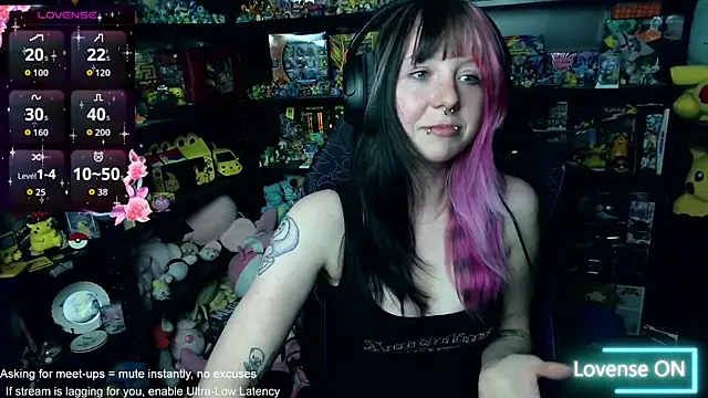 Snapshot of CutieTracer chatting on 06.17.26 CutieTracer online show from 06.17.26
