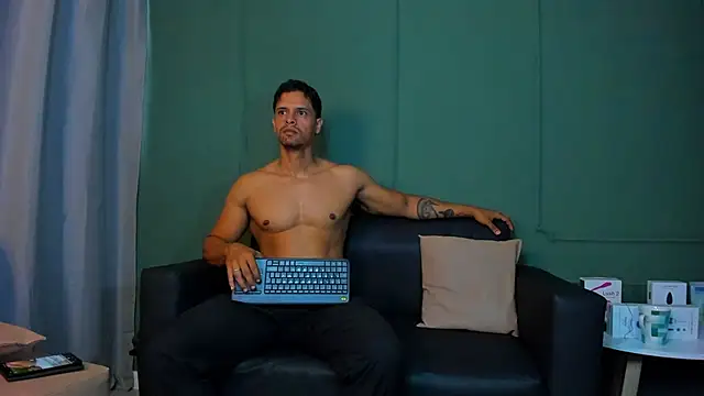 dominc berry online show from 07.18.26