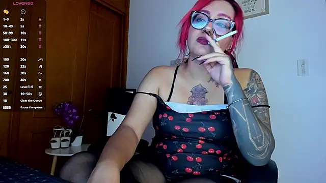 Snapshot of Violett_Sykes chatting on 05.21.26 Violett Sykes online show from 05.21.26