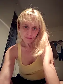 RinaSunX online show from 04.13.26