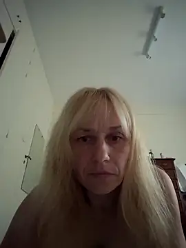 RinaSunX online show from 04.21.26