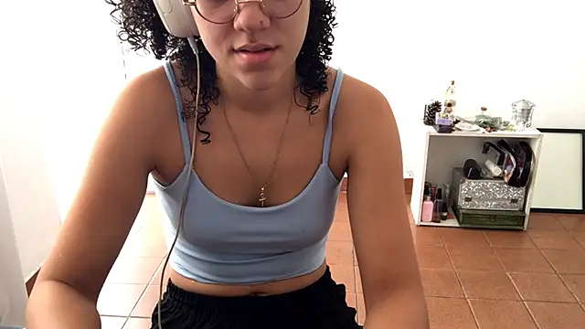 petitecurlybrunette online show from 04.03.26