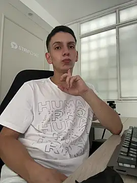 Snapshot of Liam_Fiire chatting on 04.12.26 Liam Fiire online show from 04.12.26
