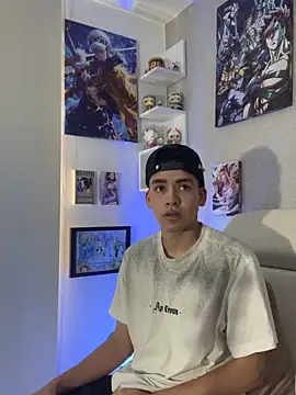 Snapshot of strong_rock69 chatting on 04.13.26 strong rock69 online show from 04.13.26