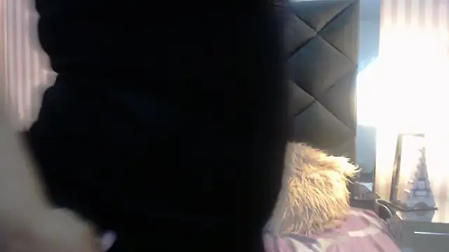 ViviJones online show from 04.06.26