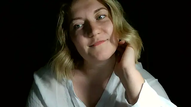 Snapshot of TinaKittyX chatting on 05.08.26 TinaKittyX online show from 05.08.26