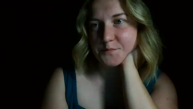 Snapshot of TinaKittyX chatting on 05.16.26 TinaKittyX online show from 05.16.26