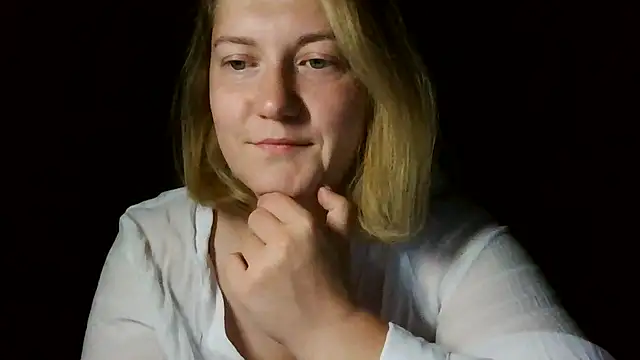 Snapshot of TinaKittyX chatting on 05.30.26 TinaKittyX online show from 05.30.26