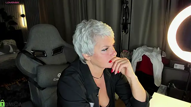 Linda Zef1r online show from 05.12.26