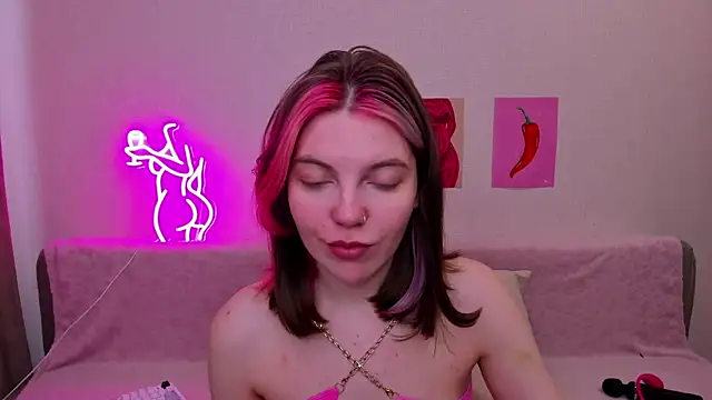 Snapshot of Marie_Reyess chatting on 04.30.26 Marie Reyess online show from 04.30.26