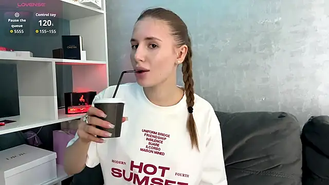 Snapshot of PollyRysh chatting on 04.06.26 PollyRysh online show from 04.06.26