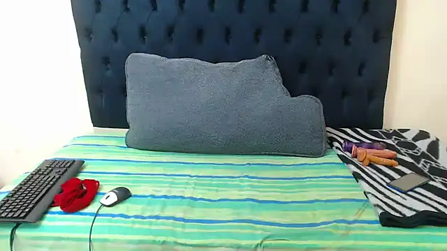Snapshot of SexiestChoc chatting on 05.07.26 SexiestChoc online show from 05.07.26
