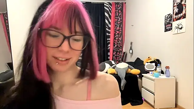 WifeAileen online show from 04.10.26