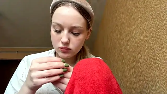 ElvieTribou online show from 04.07.26