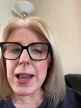 Snapshot of Laylaskyexx chatting on 04.07.26 Laylaskyexx online show from 04.07.26