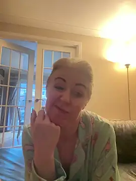 Snapshot of Laylaskyexx chatting on 04.09.26 Laylaskyexx online show from 04.09.26