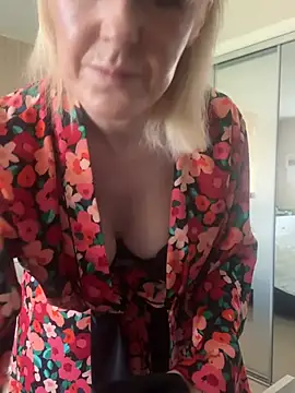 Laylaskyexx online show from 06.05.26