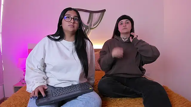 Elisa n Emma online show from 04.01.26