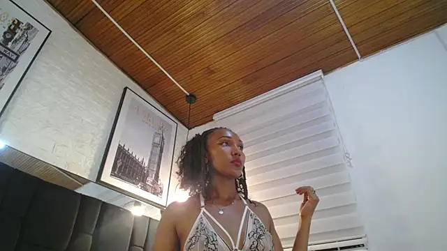 Snapshot of Leomi_ chatting on 04.11.26 Leomi online show from 04.11.26