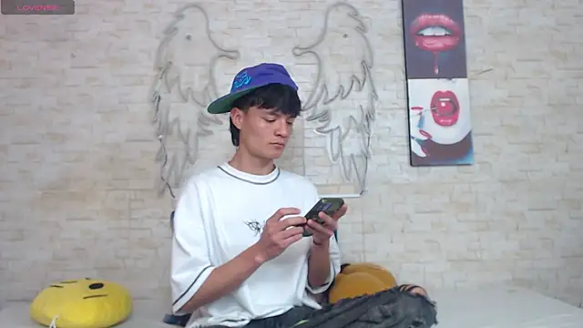 Alex latino  online show from 04.06.26