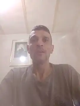 Snapshot of Guillelp chatting on 06.11.26 Guillelp online show from 06.11.26