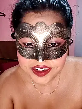 Maskedcurves online show from 04.20.26