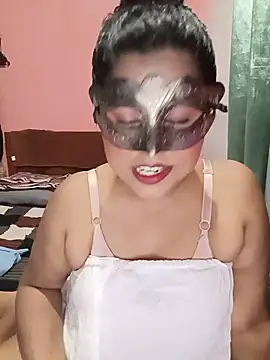 Snapshot of Maskedcurves chatting on 06.25.26 Maskedcurves online show from 06.25.26