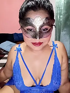Snapshot of Maskedcurves chatting on 07.27.26 Maskedcurves online show from 07.27.26