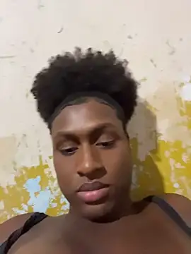 Snapshot of cremelyy chatting on 07.18.26 cremelyy online show from 07.18.26