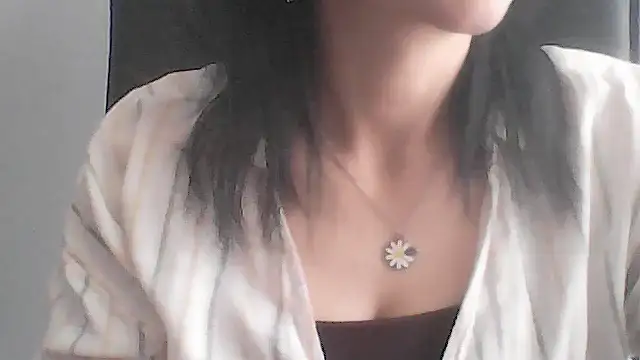 Snapshot of sara_41 chatting on 04.27.26 sara 41 online show from 04.27.26