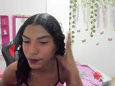 Snapshot of caramelo_hot11 chatting on 04.06.26 caramelo hot11 online show from 04.06.26