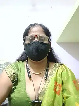 Snapshot of SEEMA_012 chatting on 05.28.26 SEEMA 012 online show from 05.28.26